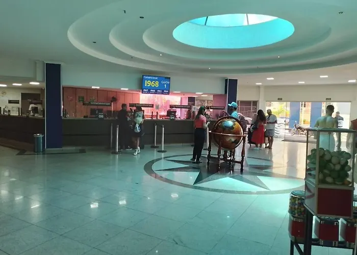 Golden Dolphin - Grand Hotel Flat Com Netflix